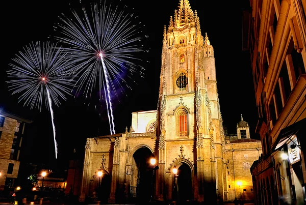 Katedra w Oviedo. — Zdjęcie stockowe