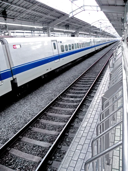 Treno proiettile alla stazione di Tokyo — Foto Stock