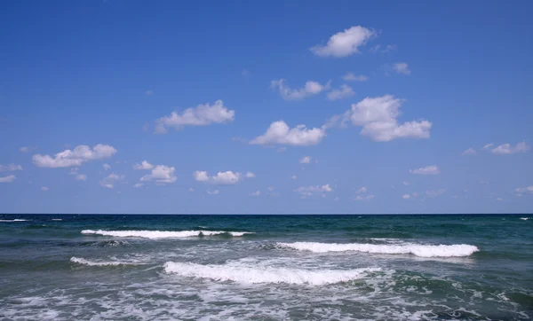 Sea and blue sky. — Stock Photo, Image