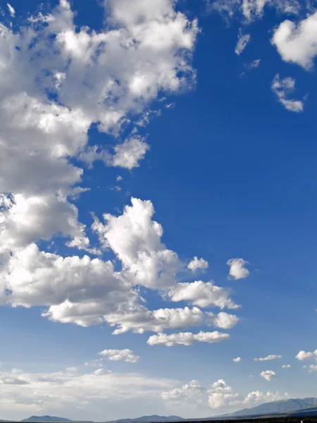 幸せな雲の背景 — ストック写真
