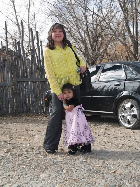Mulher nativa americana com sua filha — Fotografia de Stock