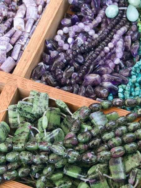 Perles de pierres précieuses semi — Photo