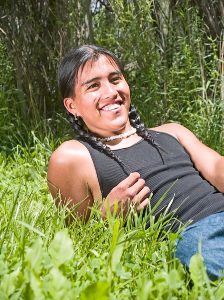 Native Amerikaanse tiener Stockafbeelding