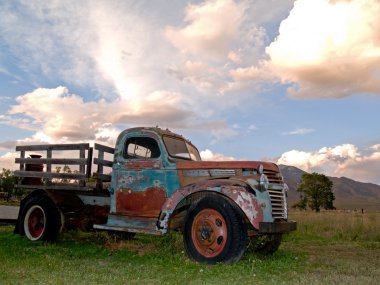 Old farm truck clipart