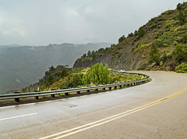 Viaje de montaña de día lluvioso —  Fotos de Stock