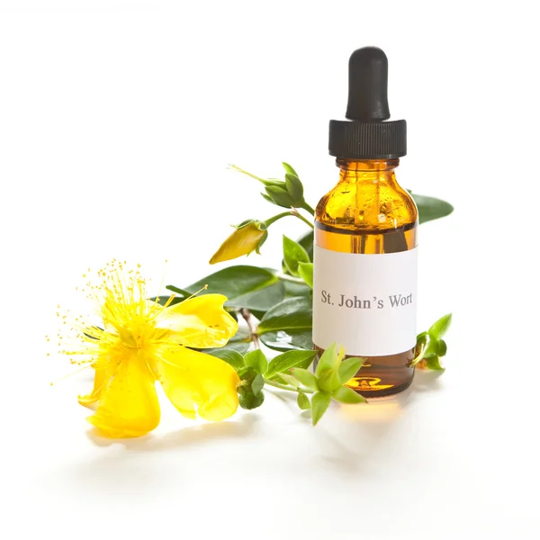St. John's Wort tincture or extraction — Stock Photo, Image