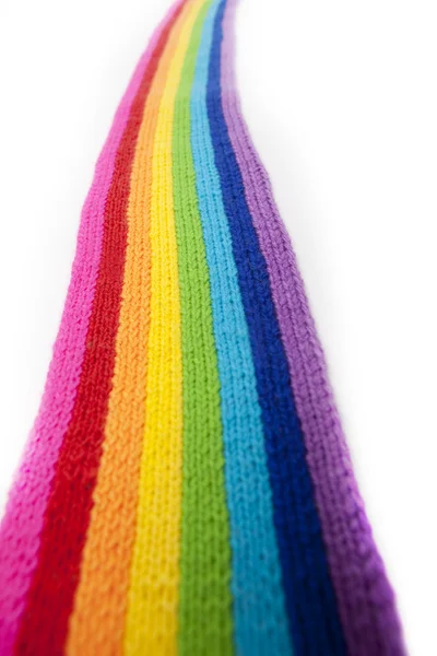 Heldere regenboog gebreide sjaal — Stockfoto