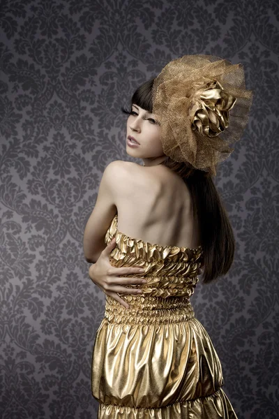 Modelos glamorosos de lujo en oro —  Fotos de Stock