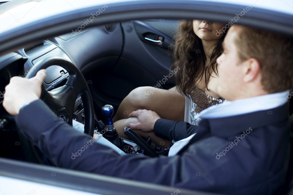 Как заниматься сексом в автомобиле