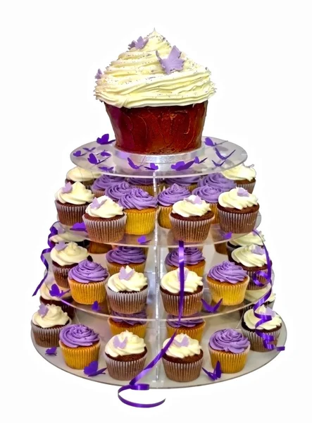 Wedding cake - färgglada cupcakes isolerad på vit — Stockfoto