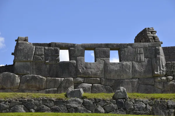 Храм древних инков на Мачу-Пикчу — стоковое фото
