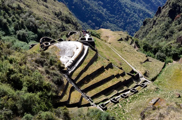 Blick auf die Ruine Phuyupatamarca auf dem Inka-Trail — Stockfoto