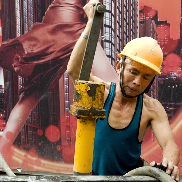 Hardworking laborer — Stock Photo, Image