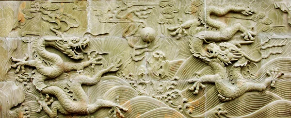 Escultura em relevo do dragão — Fotografia de Stock