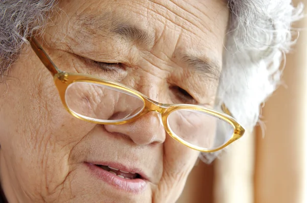 Porträtt av en mormor — Stockfoto