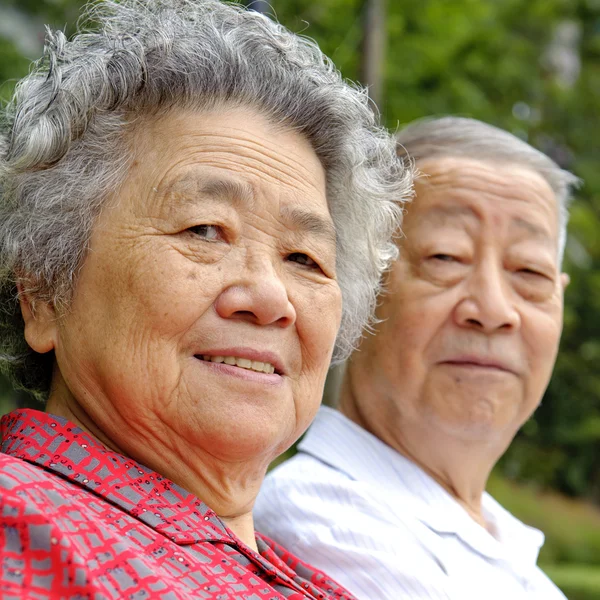 快乐的祖父和祖母的肖像 — 图库照片