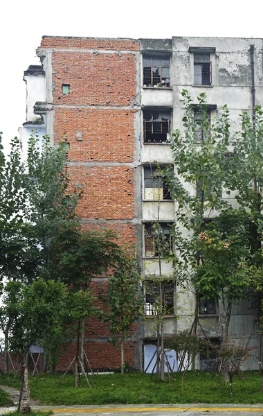 Bir harap evin blok sökülmüş — Stok fotoğraf
