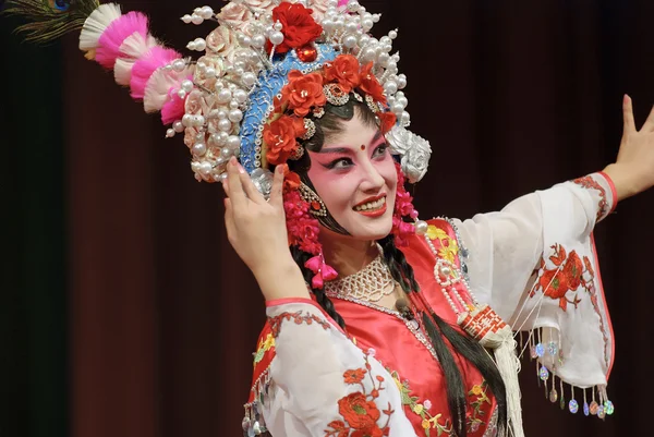 Güzel Çin opera oyuncusu — Stok fotoğraf
