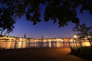 Binnenalster'de ofis binası hamburg