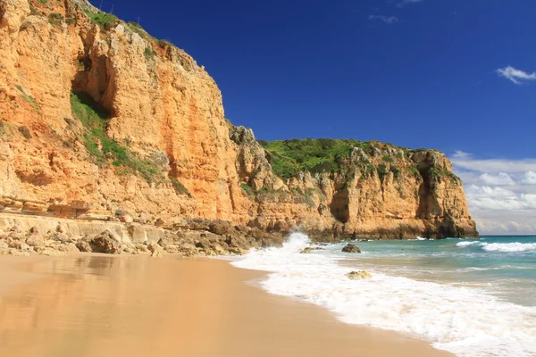 Steilküste der Algarve Stok Resim
