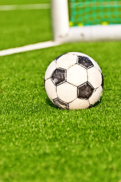 Vecchio calcio palla calcio gol sfondo — Foto Stock
