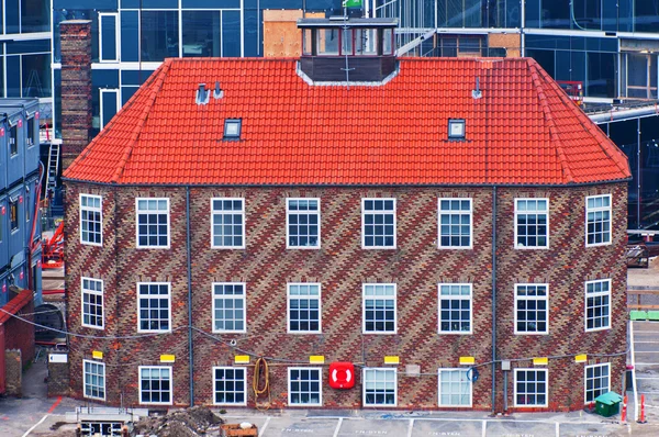 Lone house — Stockfoto