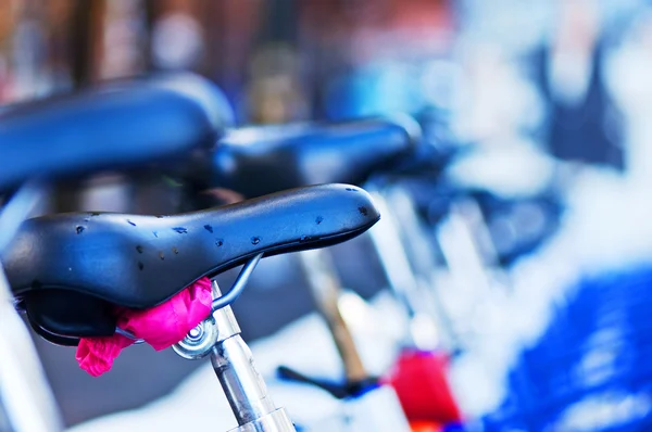 都市の自転車の座席 — ストック写真