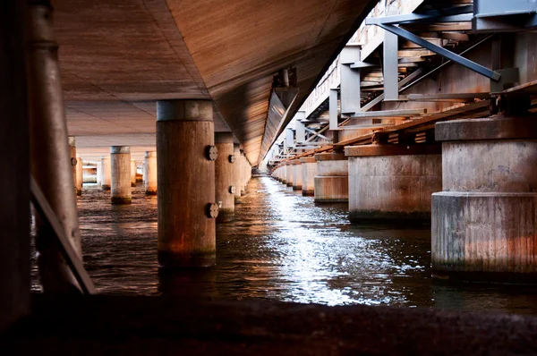 Under the concrete bridge — Stock Photo, Image