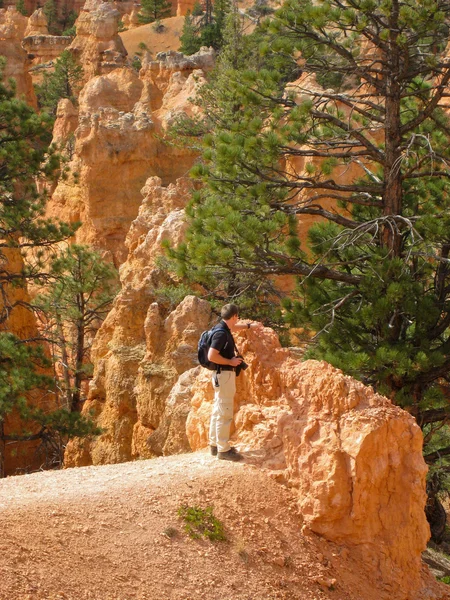 Exploring the Bryce Canyon — Stock Photo, Image