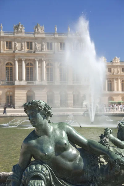 Королівська резиденція фонтаном Версальський — стокове фото