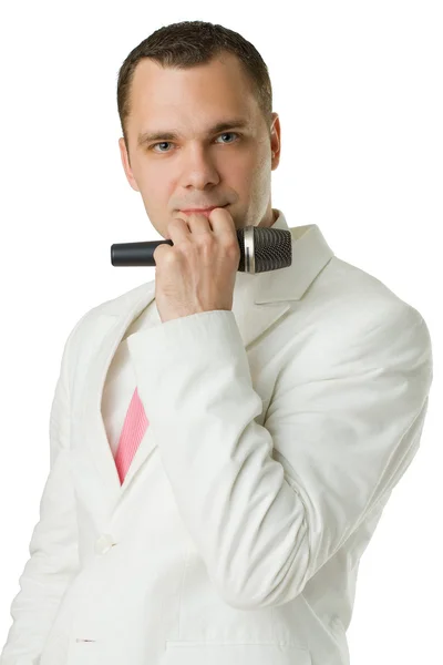 Модный портрет - мужчина-певец с микрофоном в утепленном виде — стоковое фото