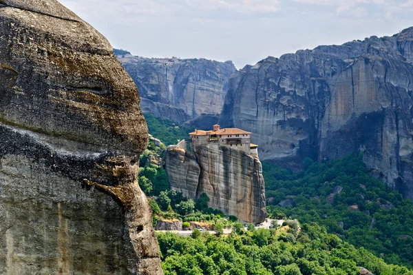 Meteora. Monastery at rocks — Stock Photo, Image