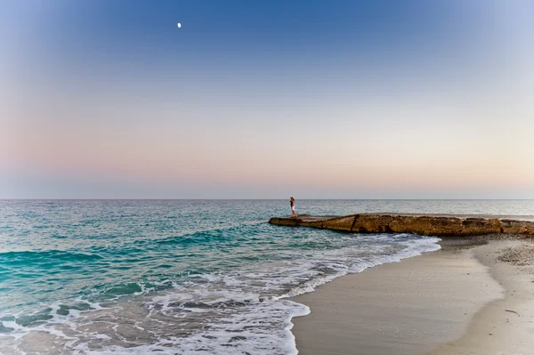 Romantisk måneskin på beach resort - Stock-foto
