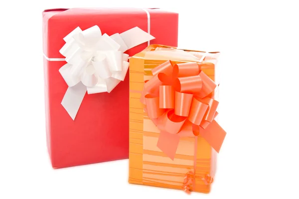 Красные и желтые рождественские подарочные коробки — стоковое фото