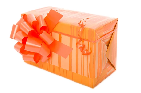 Caja de regalo de Navidad con cinta grande — Foto de Stock