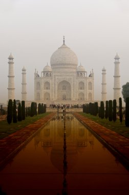 Agra Tarikatı Taj Mahal kabirde; Uttar Pradesh; Hindistan; Asya