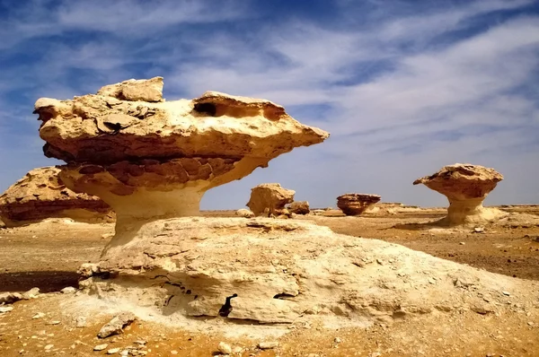 Wind modeled rock sculptures in white desert — Stock Photo, Image