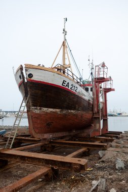 Bateau de pêche en cale sèche à Reykjavik