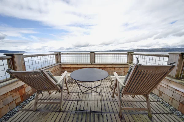 Balcón frente al mar en Whidbey Island, WA Imagen de archivo