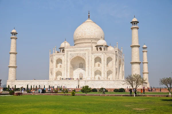 The Taj Mahal at noon — Stock Photo, Image