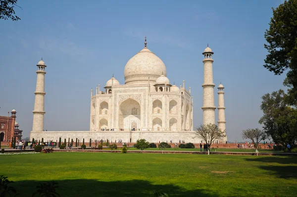 The Taj Mahal at noon — Stock Photo, Image