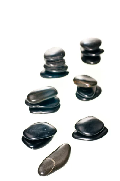 Pedras zen equilibradas sobre branco — Fotografia de Stock