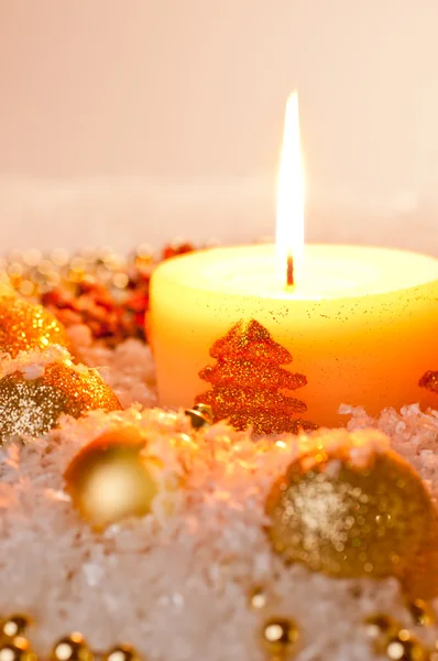 黄金圣诞蜡烛火焰 — 图库照片
