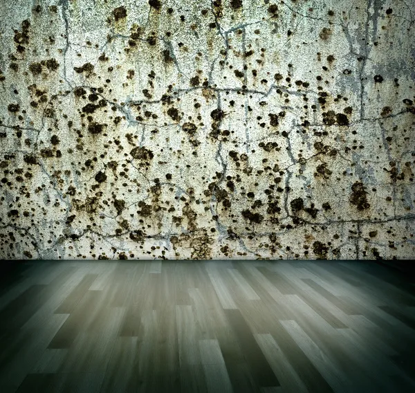 Diseño de interiores, lugar del crimen, pared sucia y piso de madera — Foto de Stock