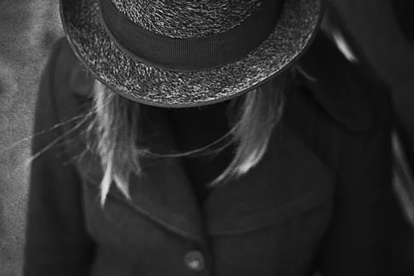 Дівчина в капелюсі — стокове фото