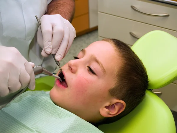 В стоматологии — стоковое фото
