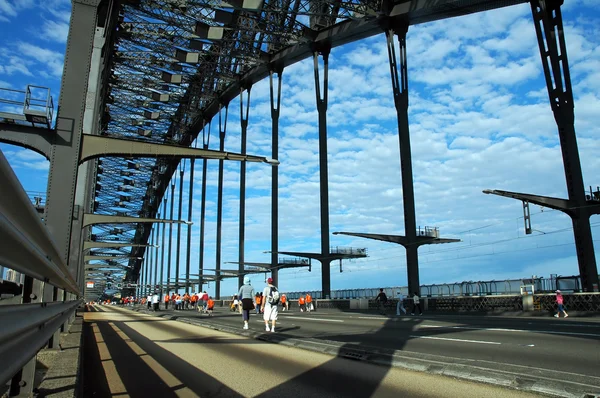 Liman köprü yürüyüş — Stok fotoğraf