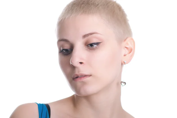 Portret van de mooie blonde met kort haar — Stockfoto