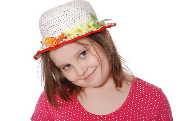Портрет маленької дівчинки в капелюсі відповідає усміхненим — стокове фото