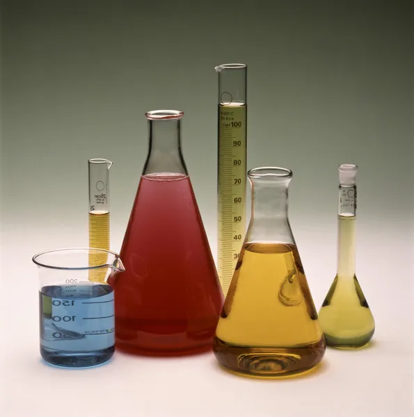 Laboratorieartiklar av glas Stockfoto
